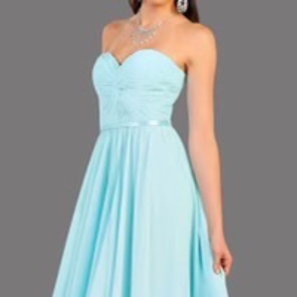 Dress - Picture 2 of 3